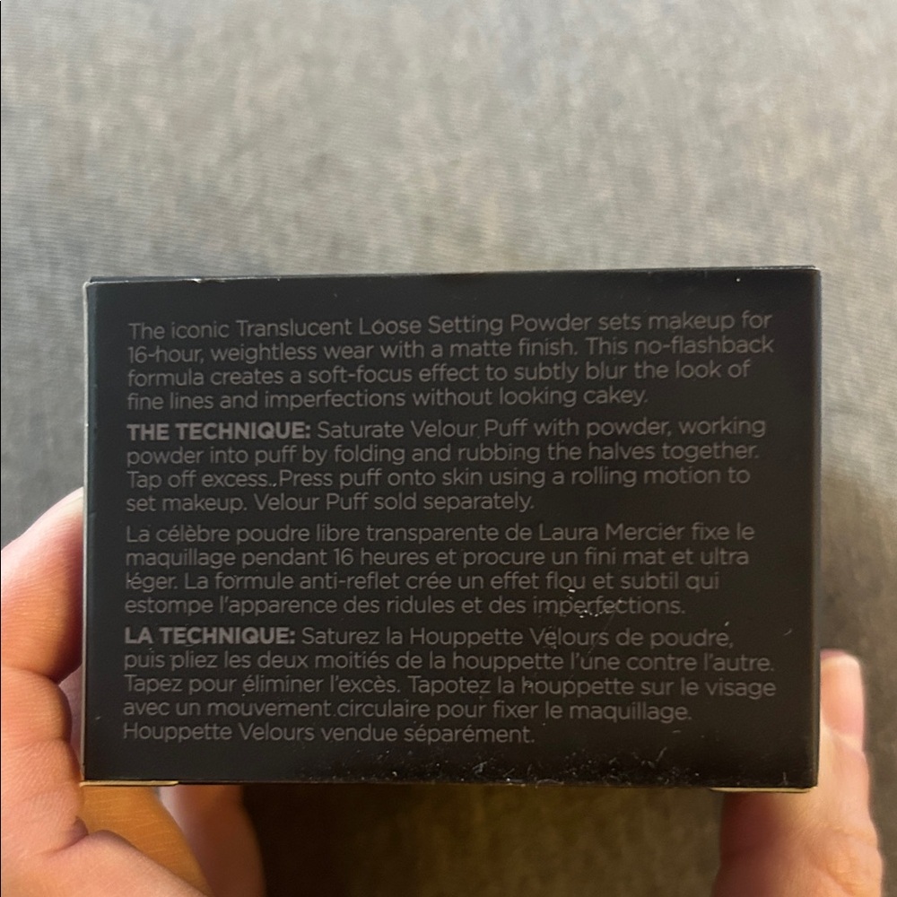 Laura Mercier Translucent Loose Setting Powder - Picture 4 of 9